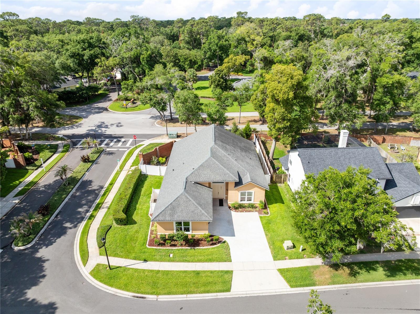683 OAK HOLLOW WAY