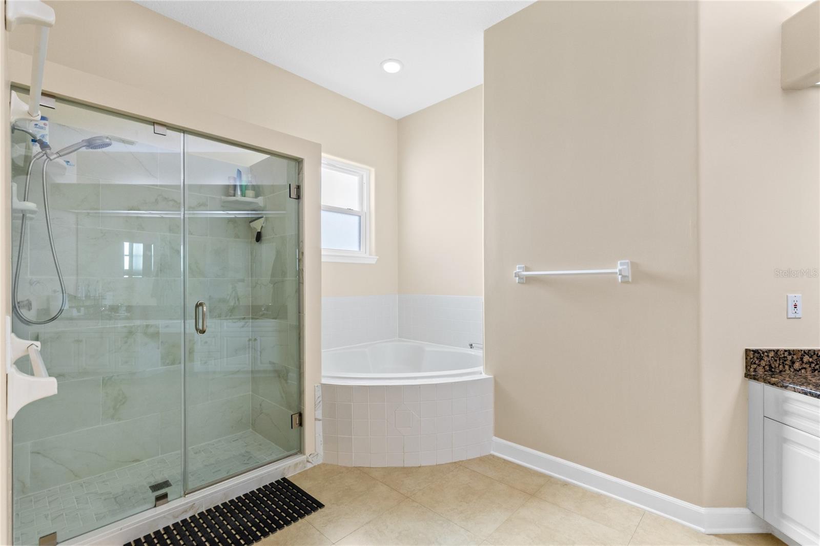 COUNTRY CREEK ESTATES - Residential