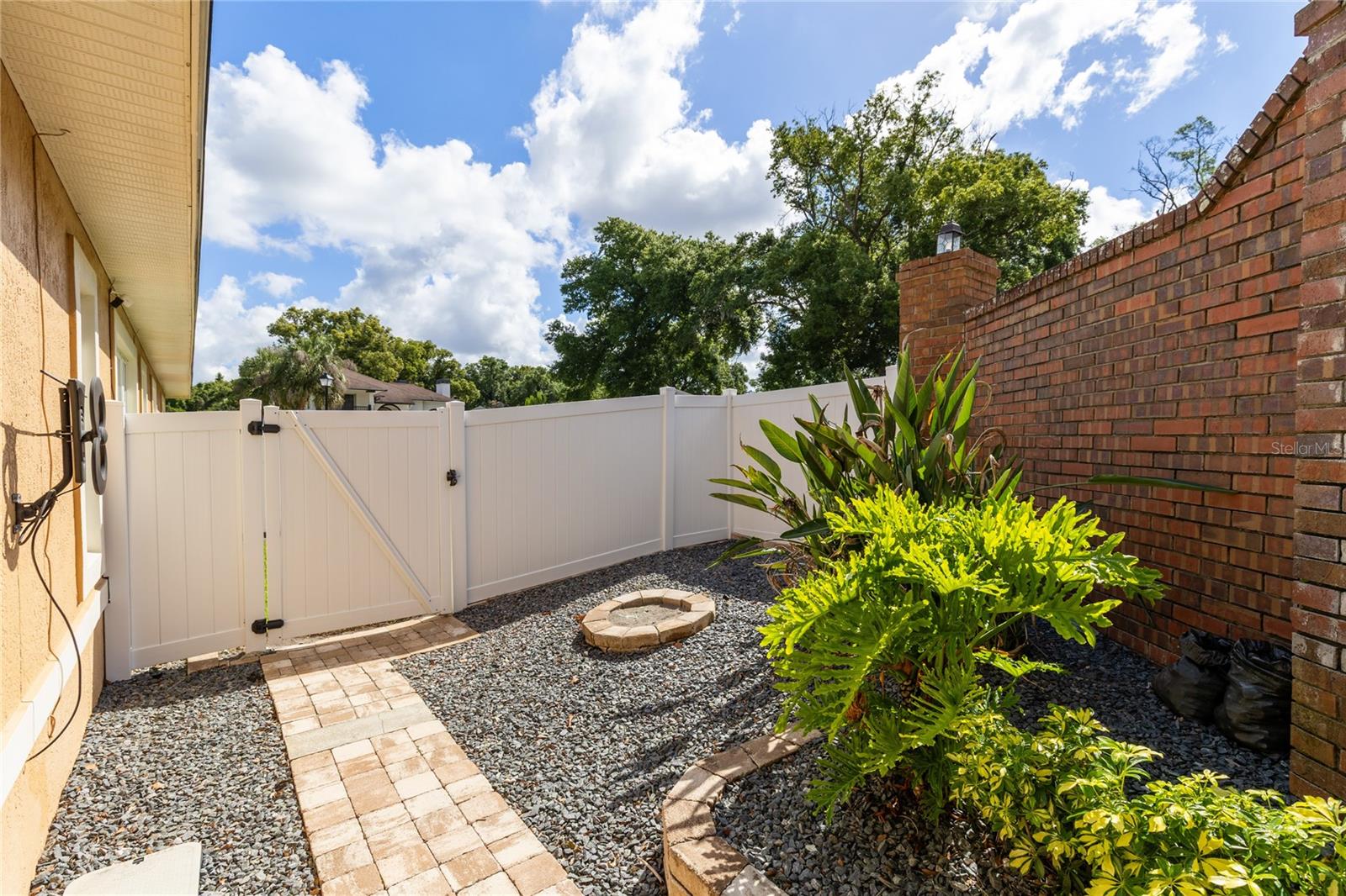 COUNTRY CREEK ESTATES - Residential