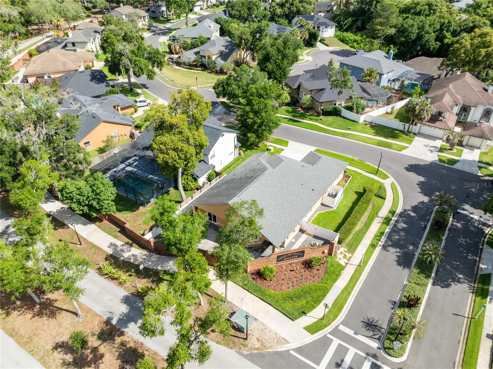 683 OAK HOLLOW WAY