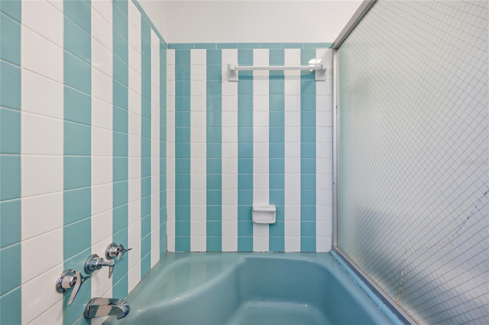 COLCLOUGH HILL 1ST ADDN-CLINCH GRT - Residential