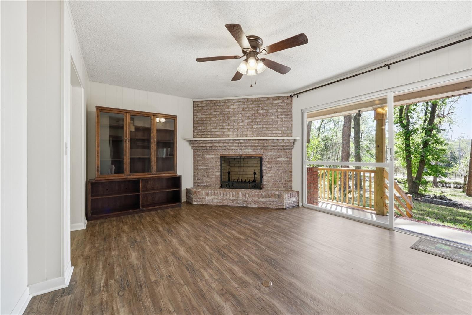 COLCLOUGH HILL 1ST ADDN-CLINCH GRT - Residential