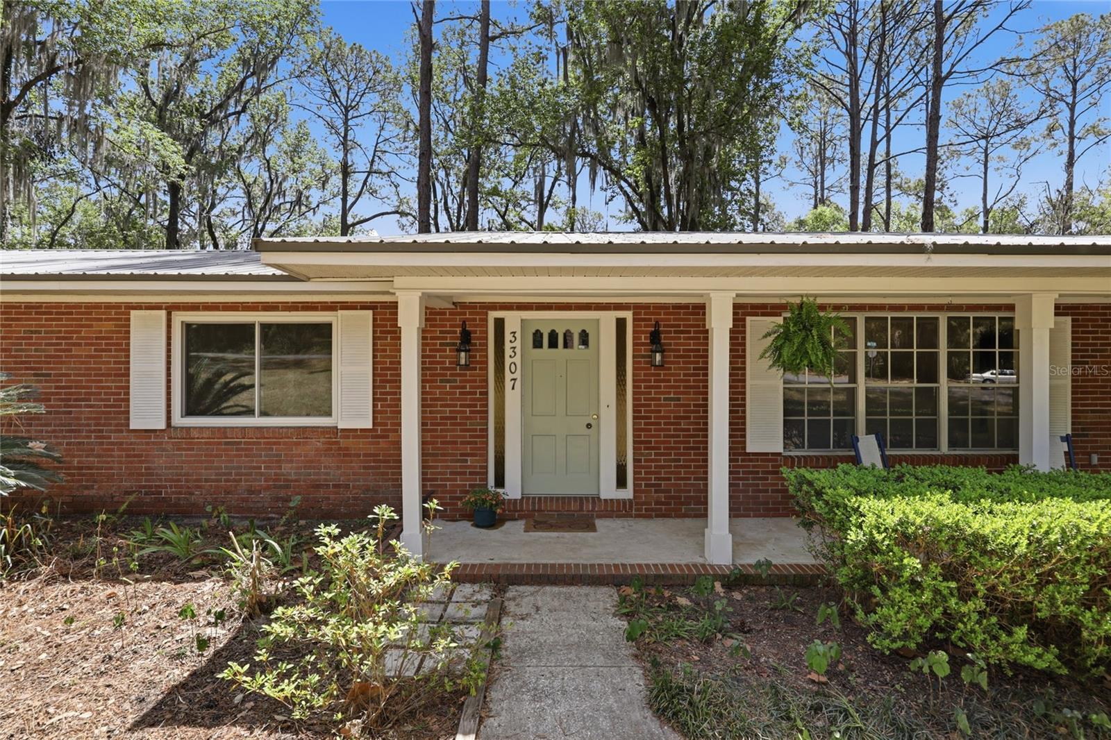 COLCLOUGH HILL 1ST ADDN-CLINCH GRT - Residential