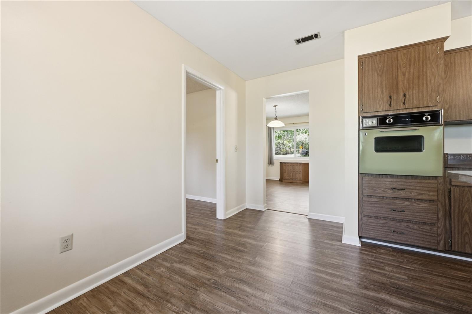 COLCLOUGH HILL 1ST ADDN-CLINCH GRT - Residential