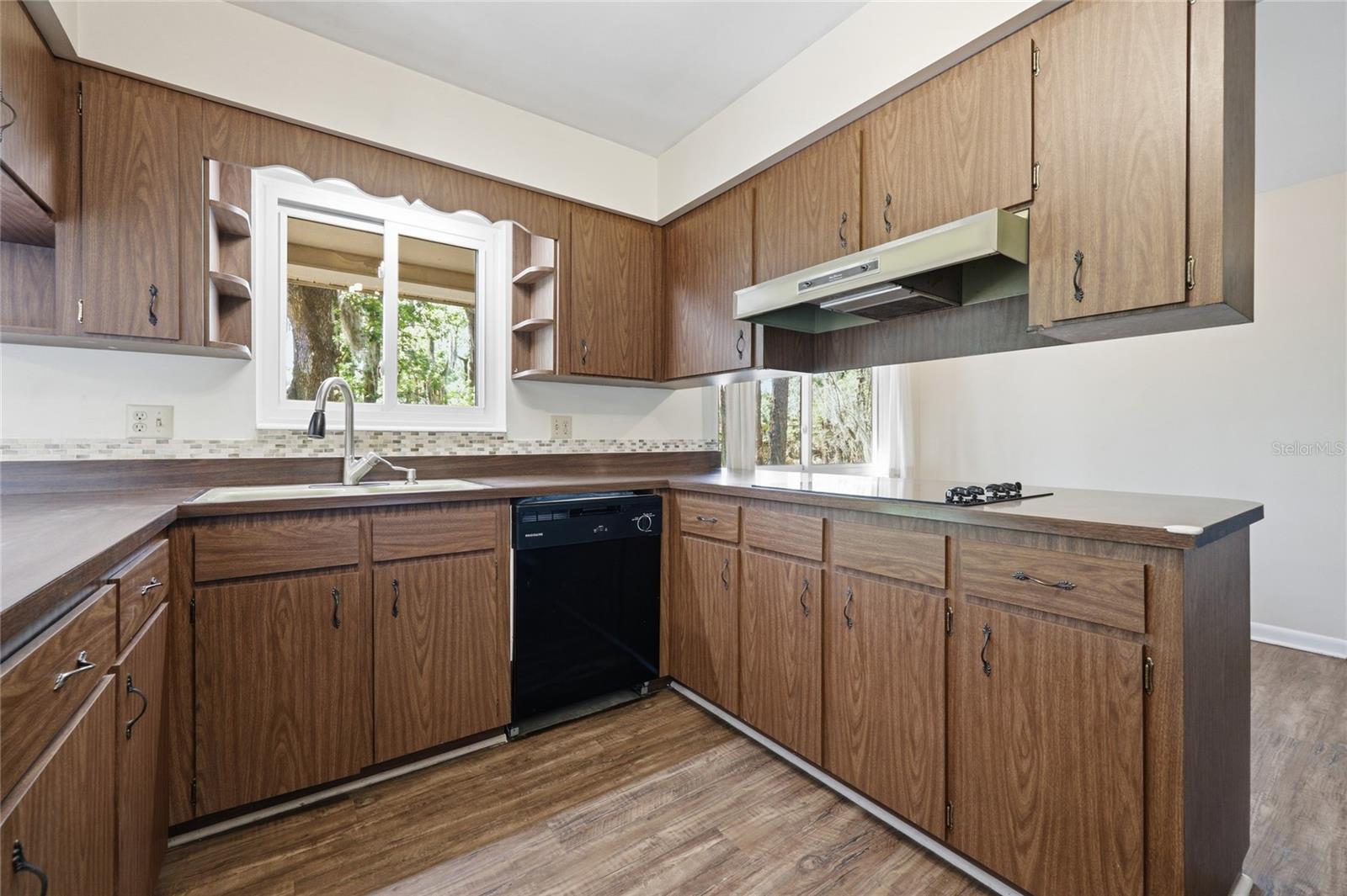 COLCLOUGH HILL 1ST ADDN-CLINCH GRT - Residential