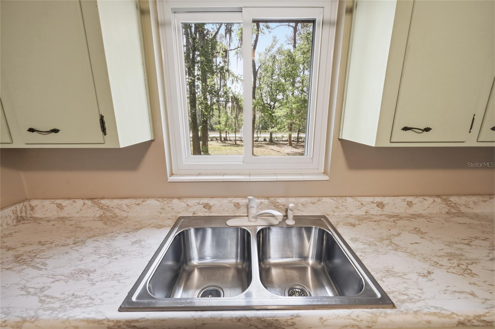 COLCLOUGH HILL 1ST ADDN-CLINCH GRT - Residential