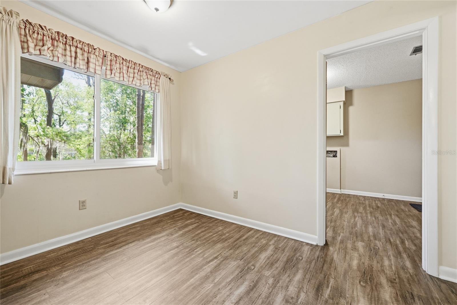 COLCLOUGH HILL 1ST ADDN-CLINCH GRT - Residential