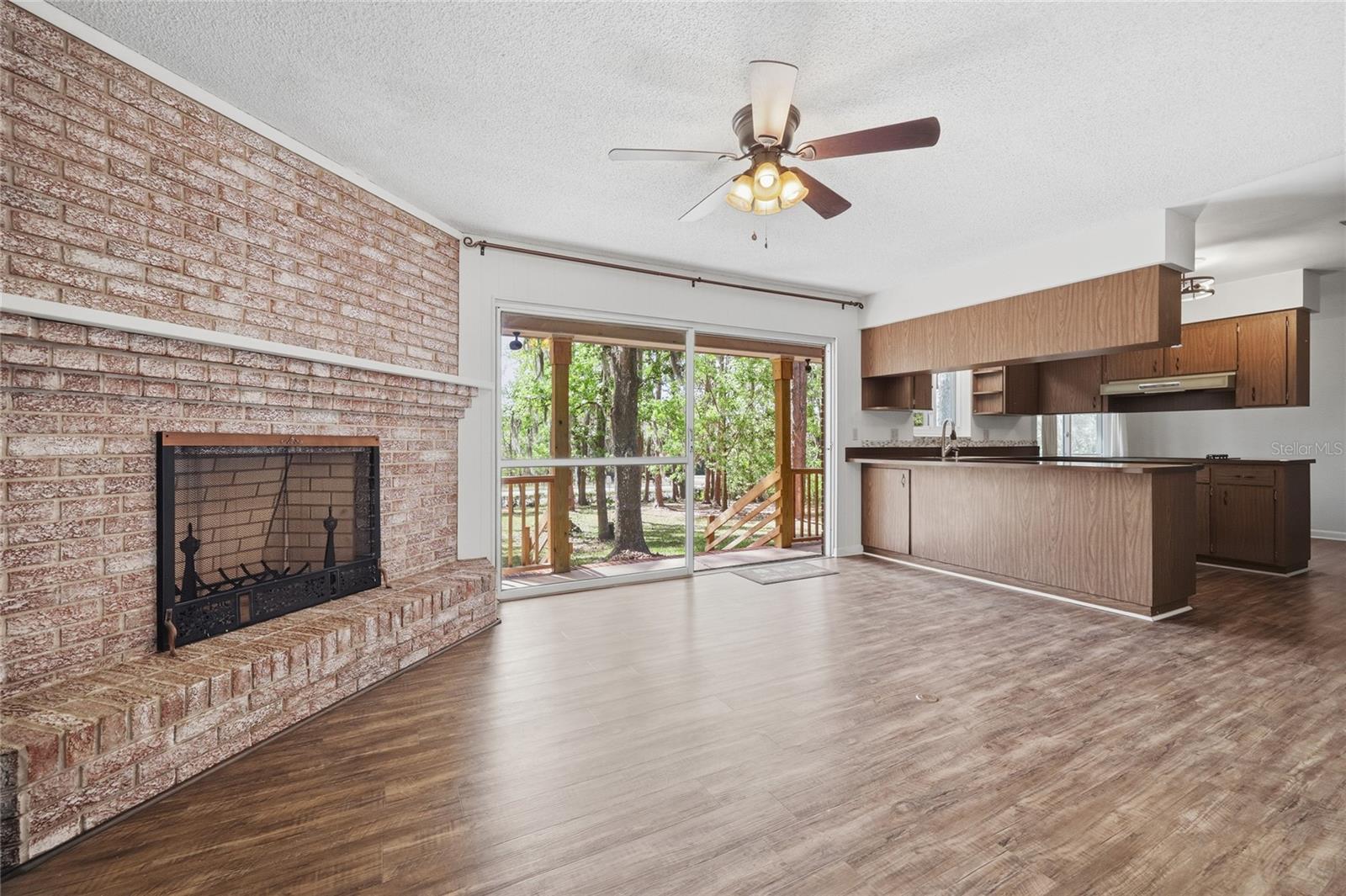 COLCLOUGH HILL 1ST ADDN-CLINCH GRT - Residential