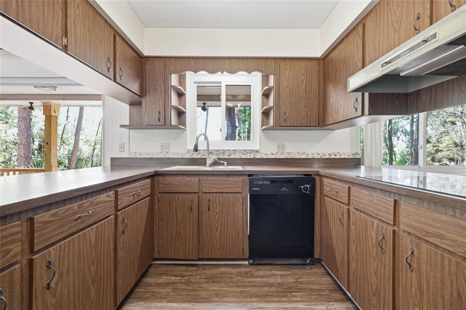 COLCLOUGH HILL 1ST ADDN-CLINCH GRT - Residential