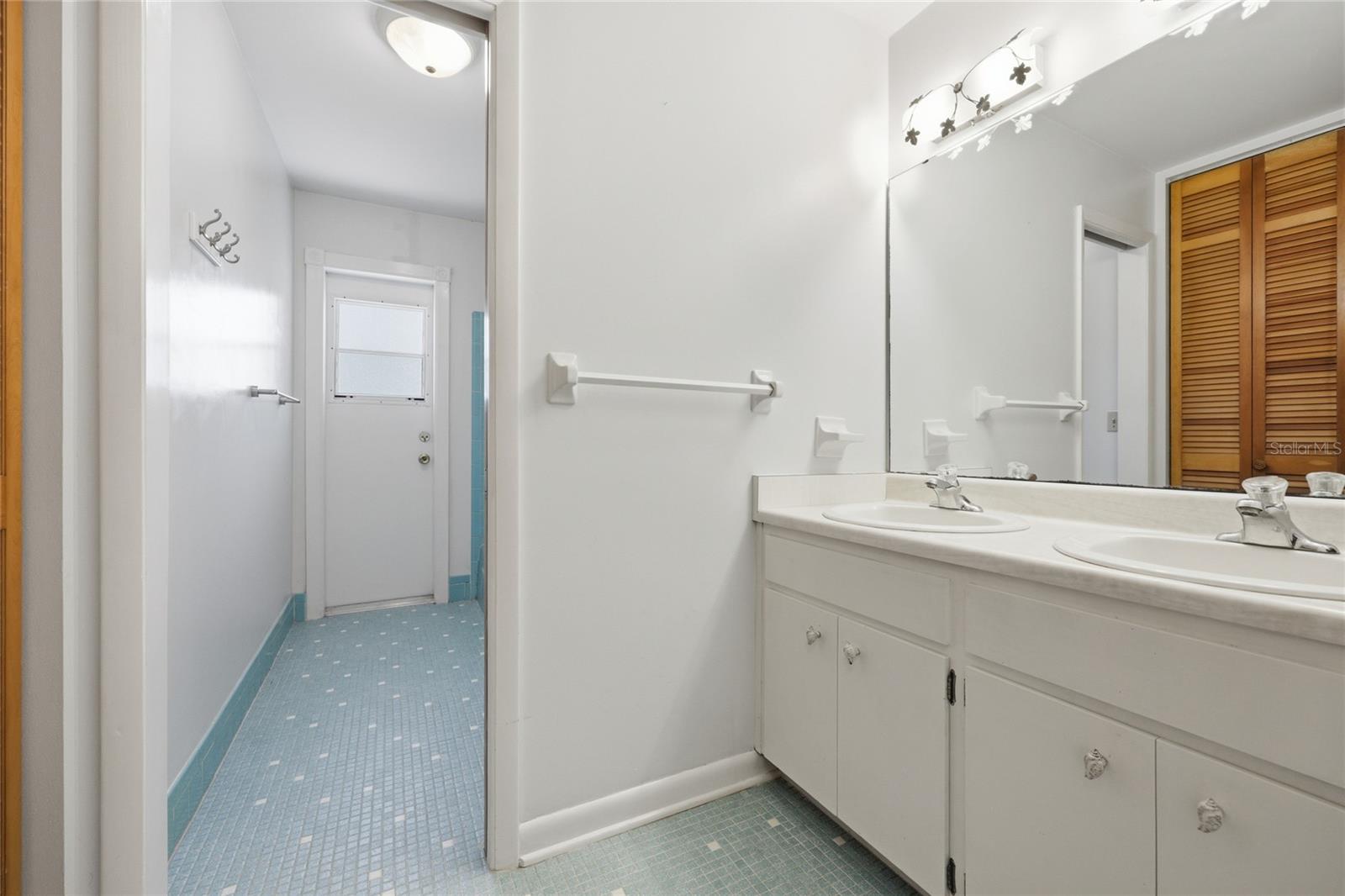 COLCLOUGH HILL 1ST ADDN-CLINCH GRT - Residential