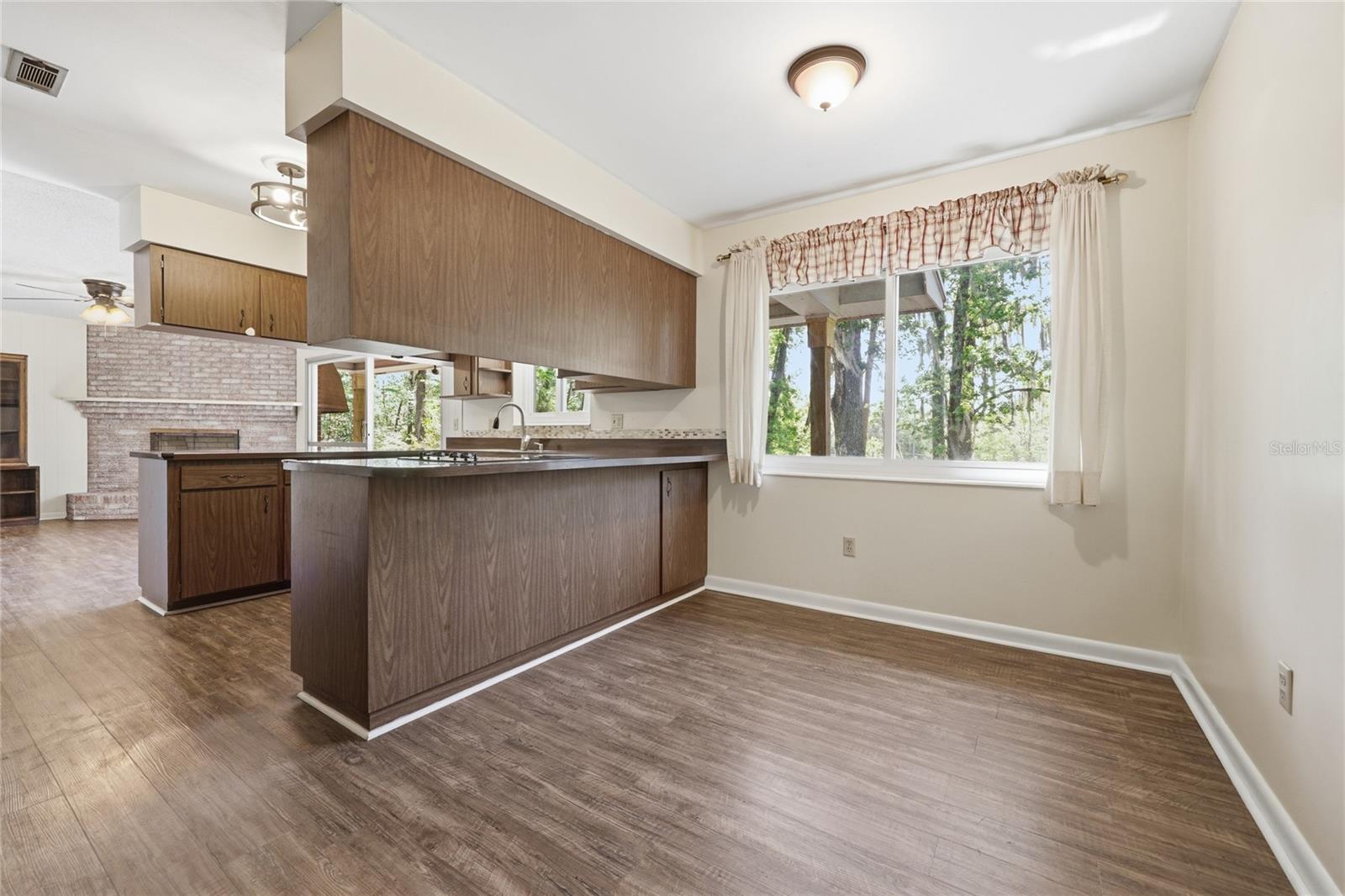 COLCLOUGH HILL 1ST ADDN-CLINCH GRT - Residential