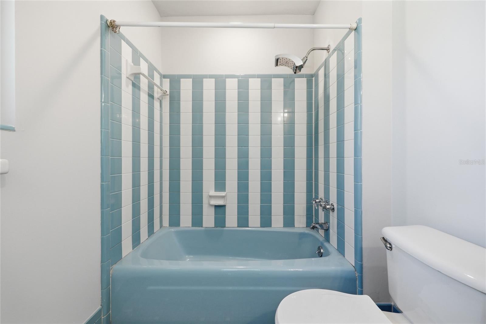 COLCLOUGH HILL 1ST ADDN-CLINCH GRT - Residential