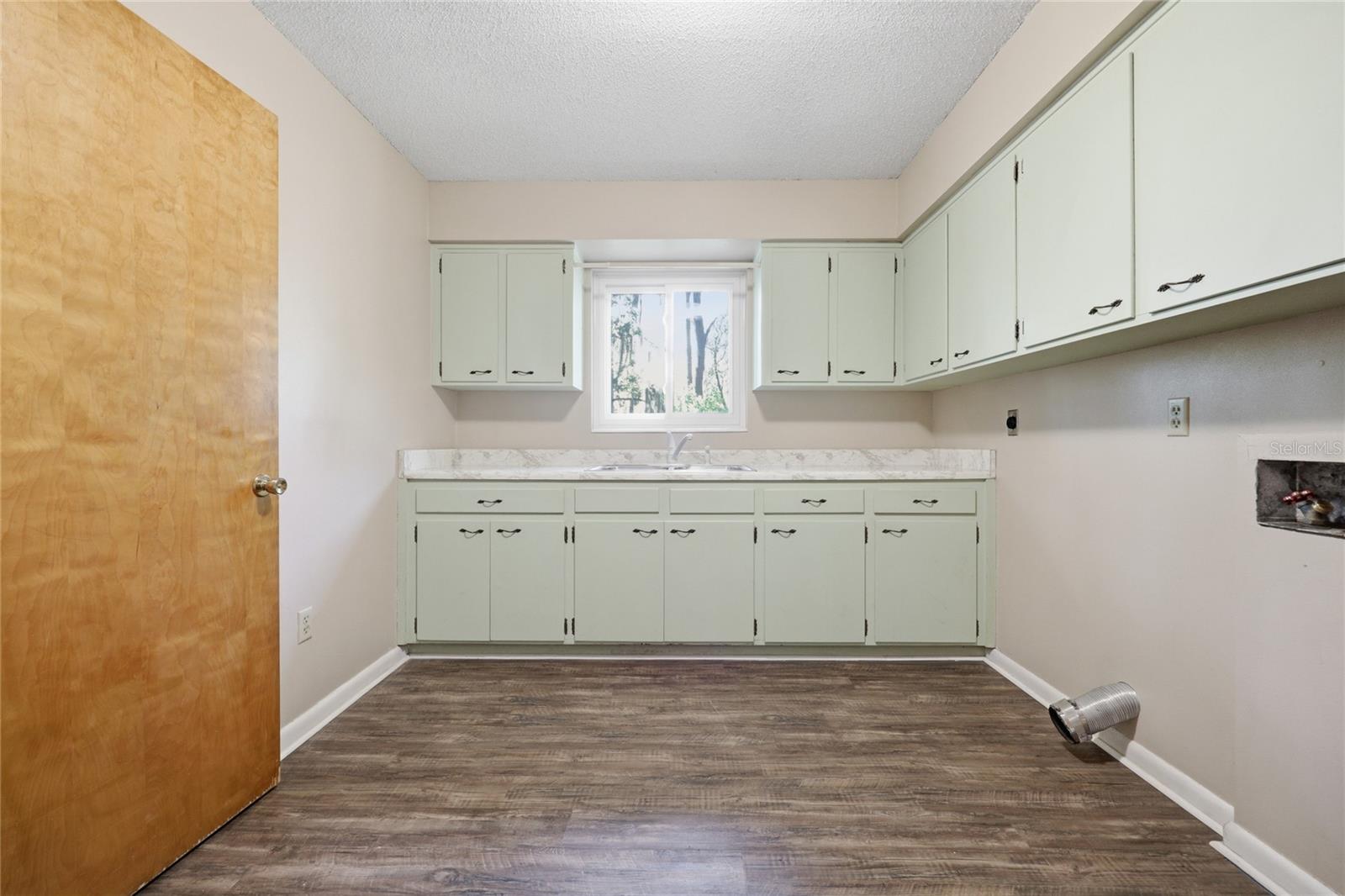 COLCLOUGH HILL 1ST ADDN-CLINCH GRT - Residential