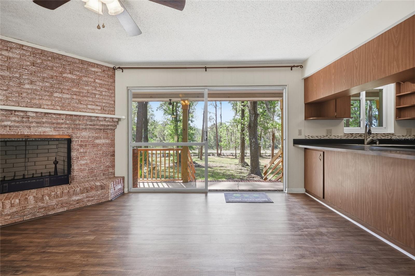 COLCLOUGH HILL 1ST ADDN-CLINCH GRT - Residential