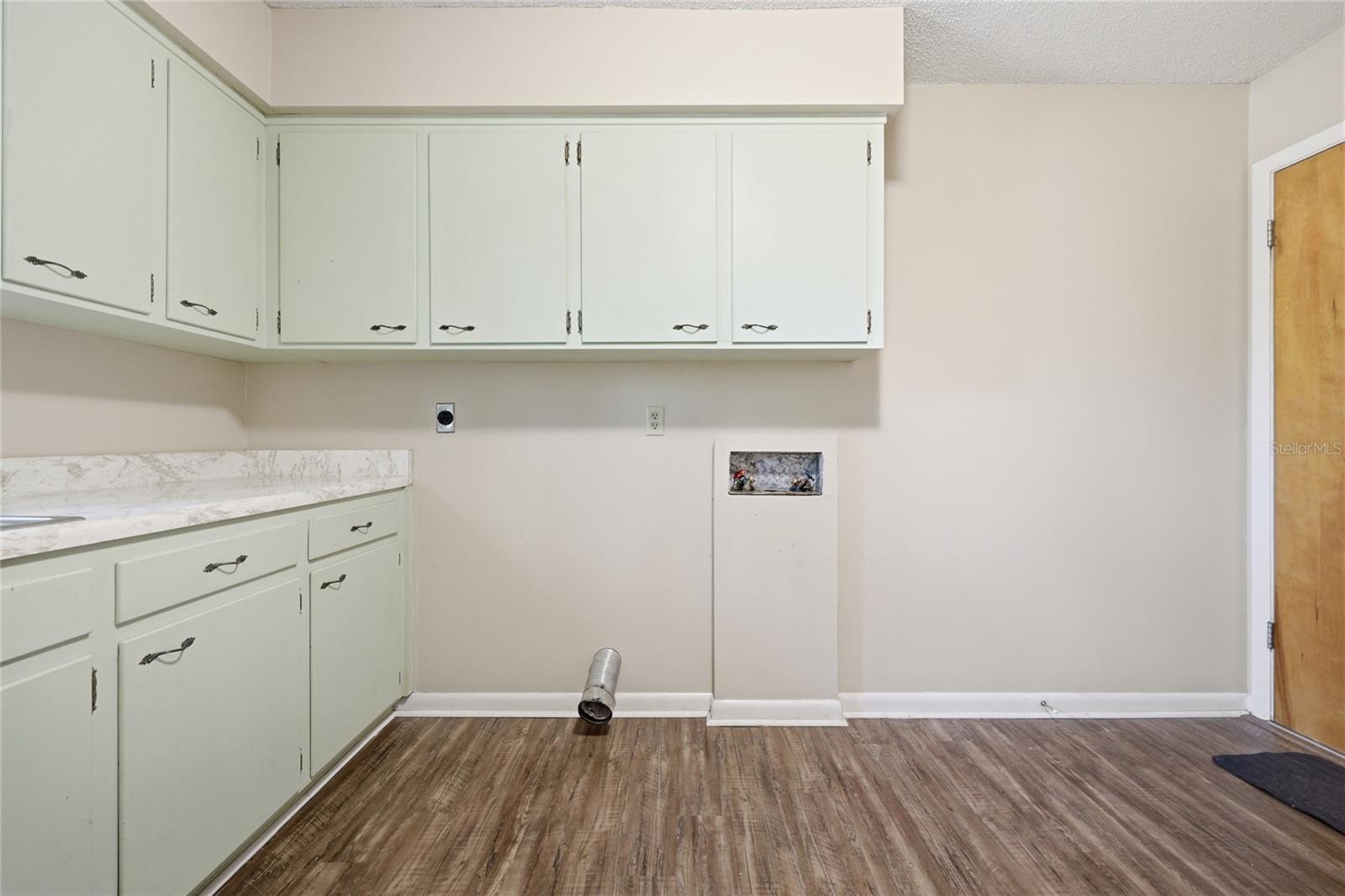 COLCLOUGH HILL 1ST ADDN-CLINCH GRT - Residential