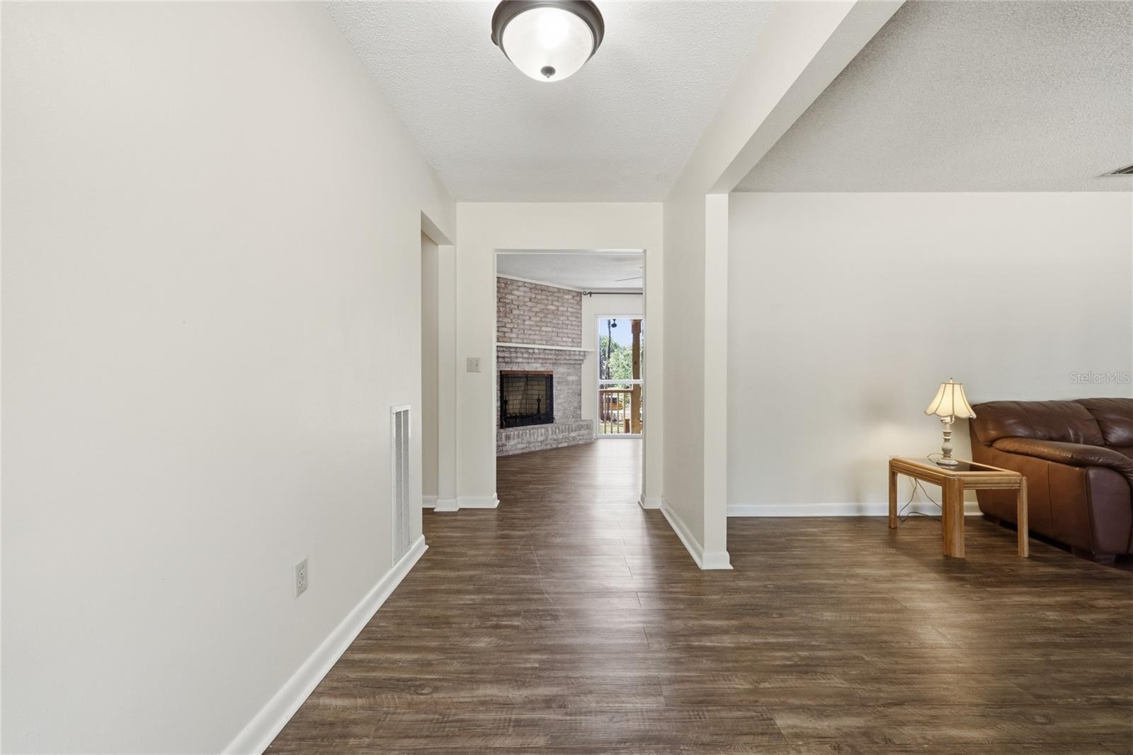 COLCLOUGH HILL 1ST ADDN-CLINCH GRT - Residential