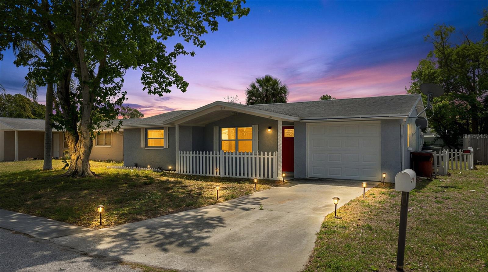 ALOHA GARDENS - Residential