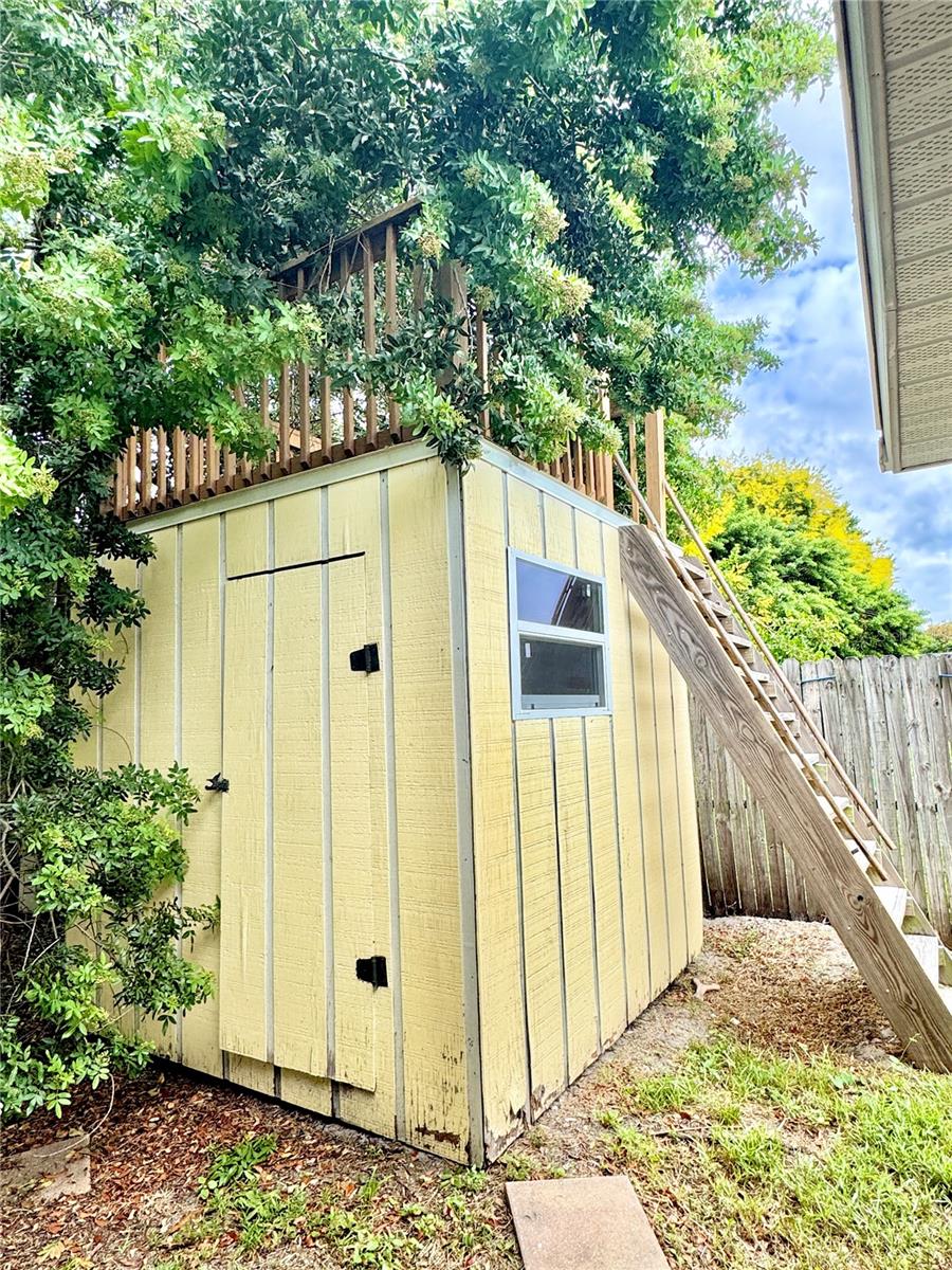 REGENCY PARK - Residential Lease