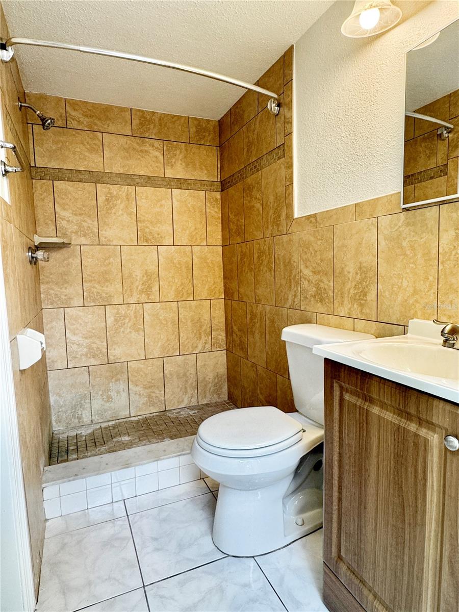 REGENCY PARK - Residential Lease