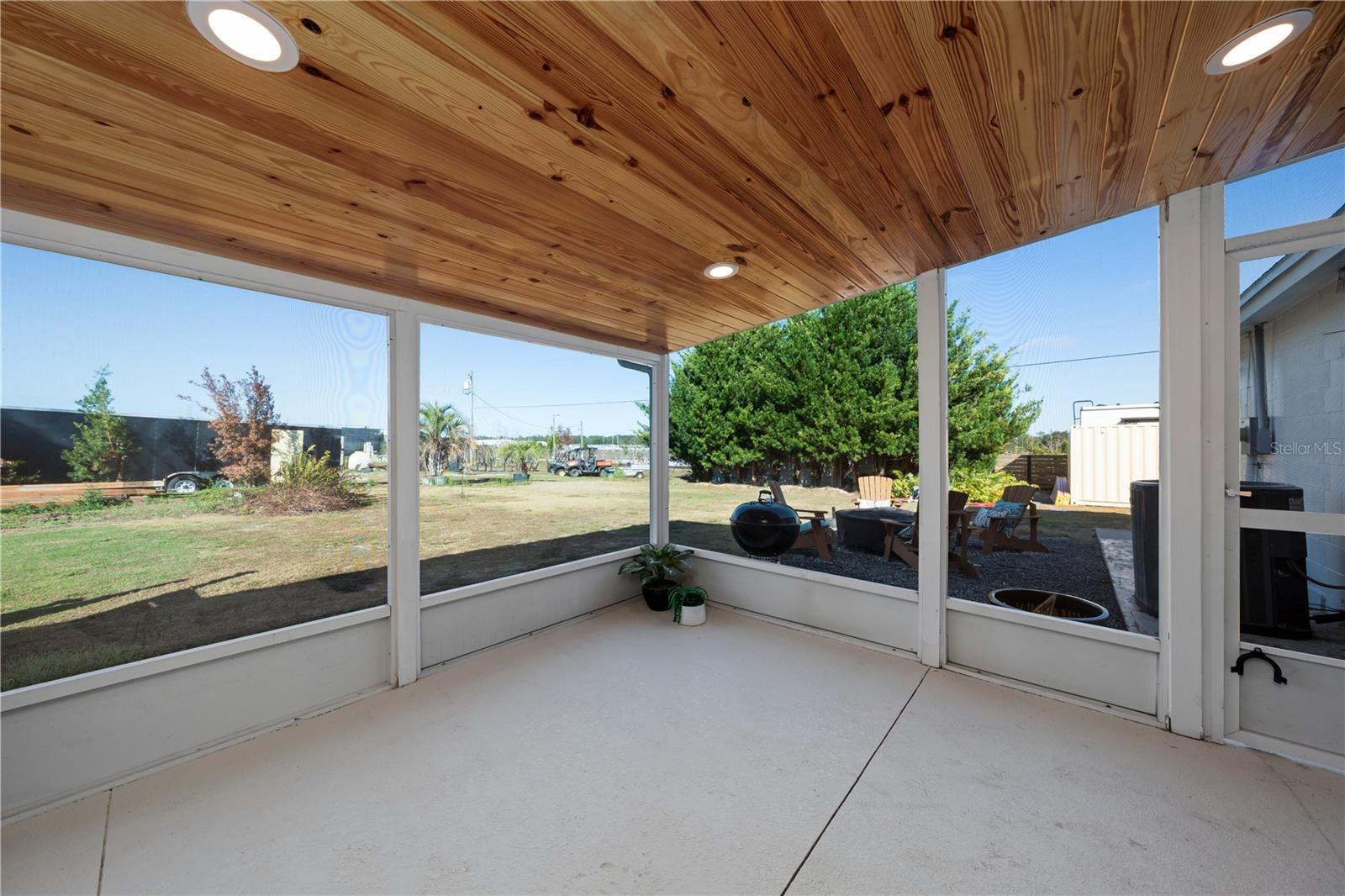 LAKE AVALON GROVES REP - Residential