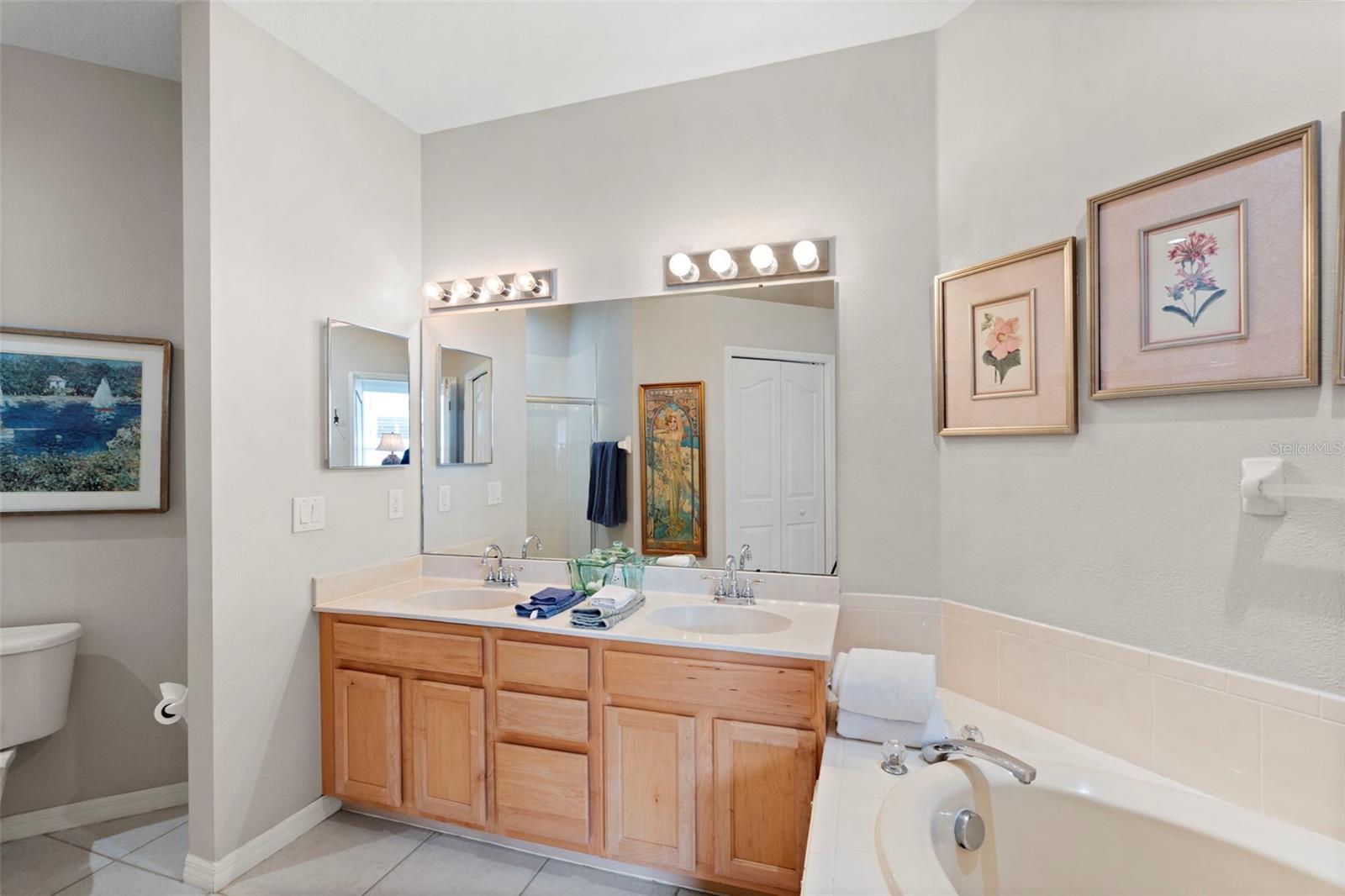 WESTMONT OAKS - Residential