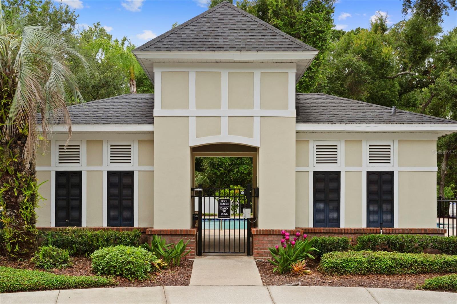 WESTMONT OAKS - Residential