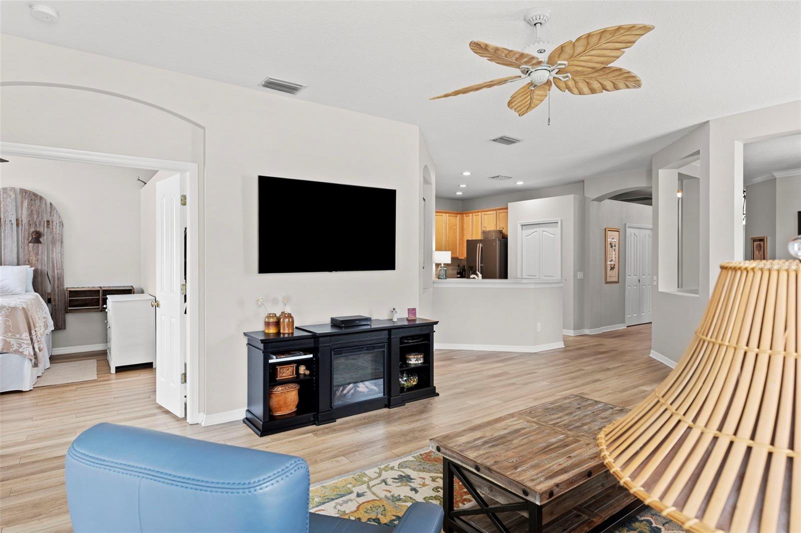 WESTMONT OAKS - Residential