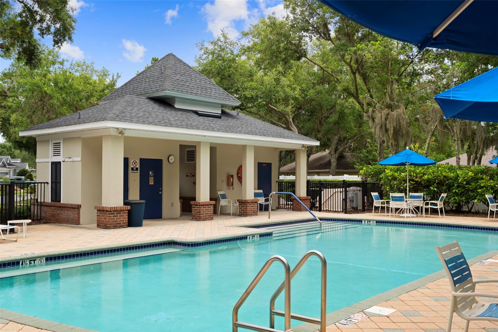 WESTMONT OAKS - Residential