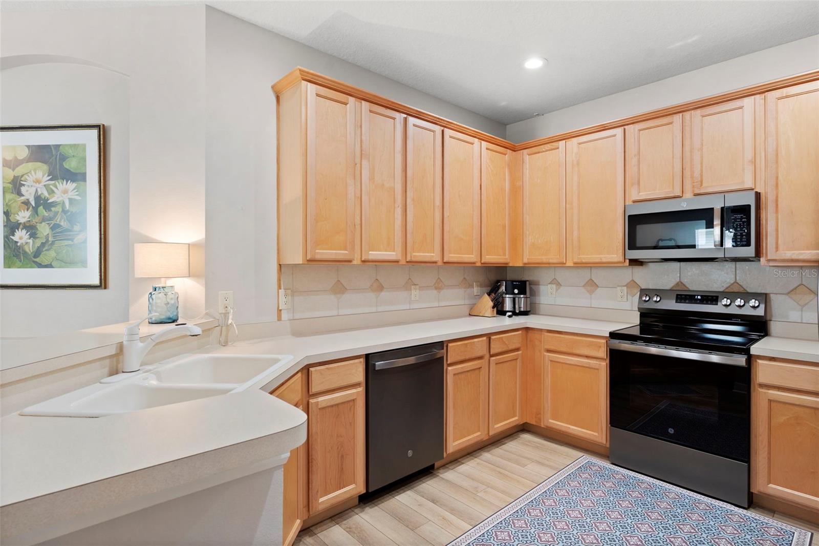 WESTMONT OAKS - Residential