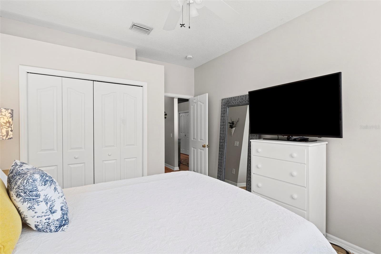 WESTMONT OAKS - Residential