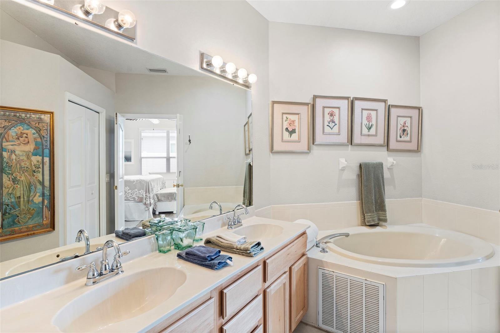 WESTMONT OAKS - Residential