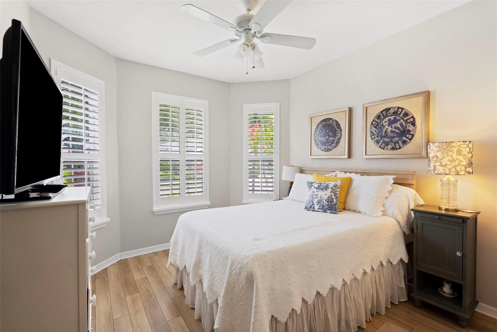 WESTMONT OAKS - Residential