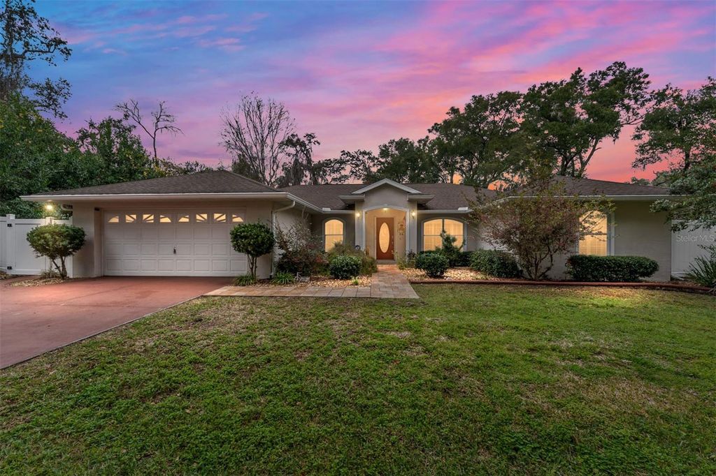 Photo of 84 S Hunting Lodge Drive, Inverness, FL 34453 (MLS # OM716764)