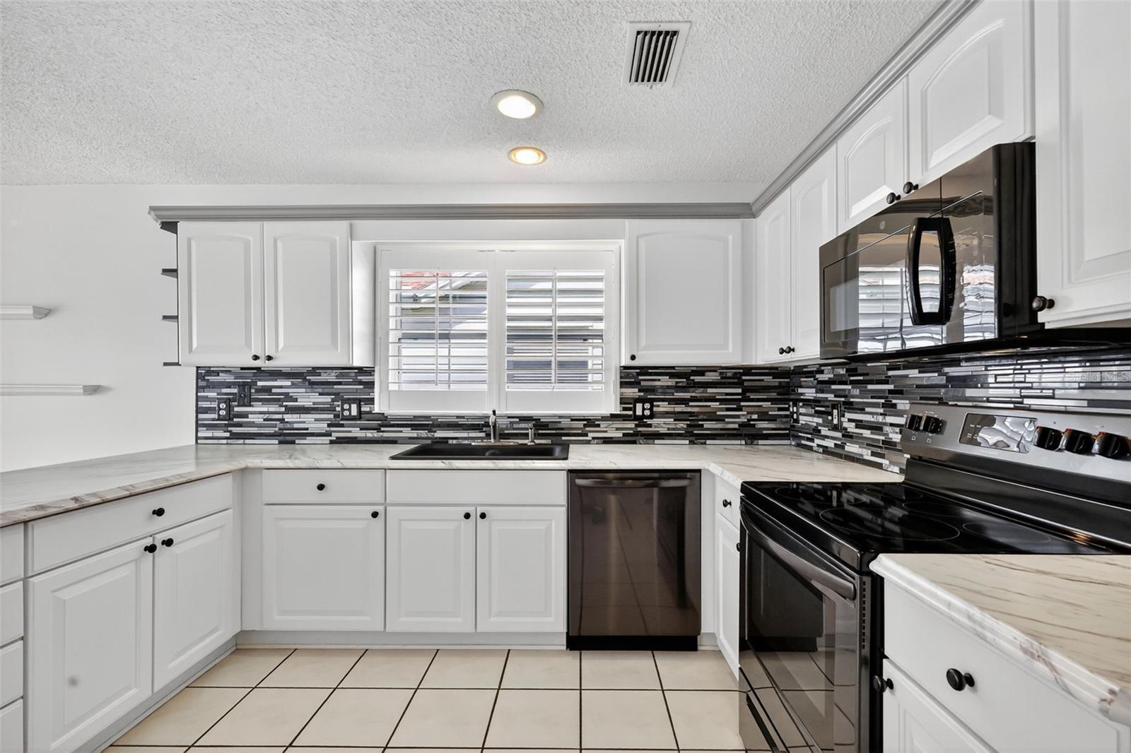 415 LOMA PASEO DRIVE