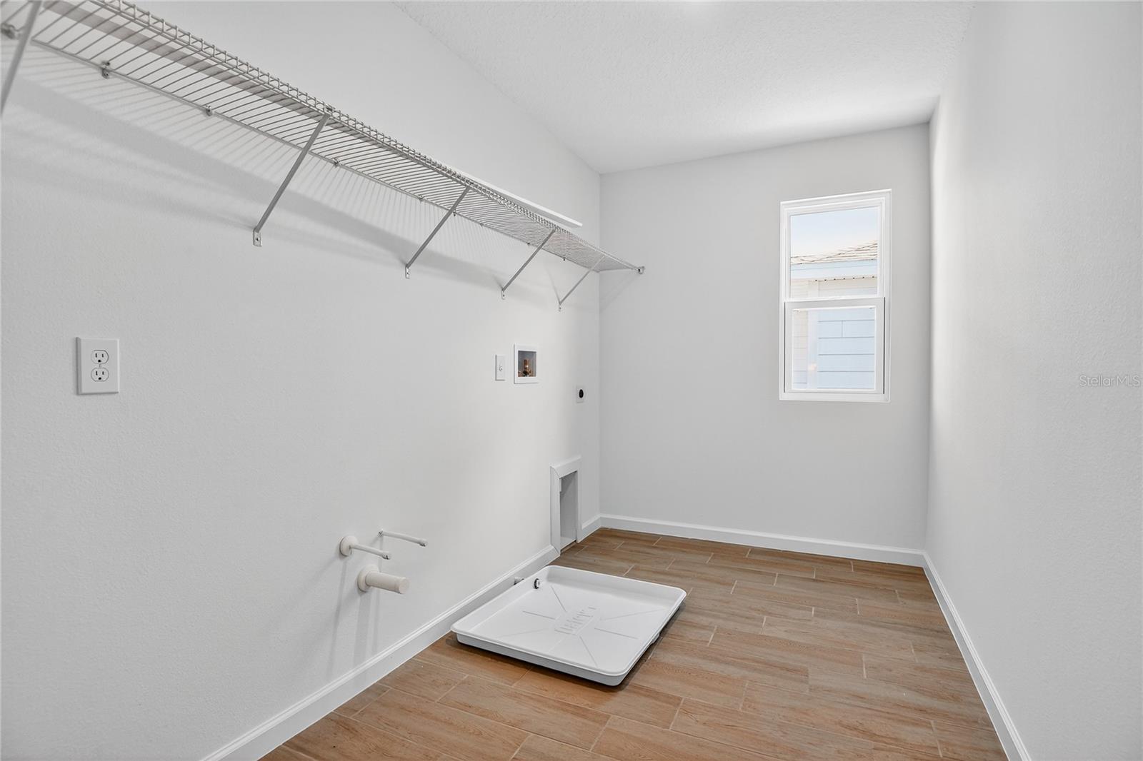 SEASONS AT SHORES OF LAKE DELL - Residential