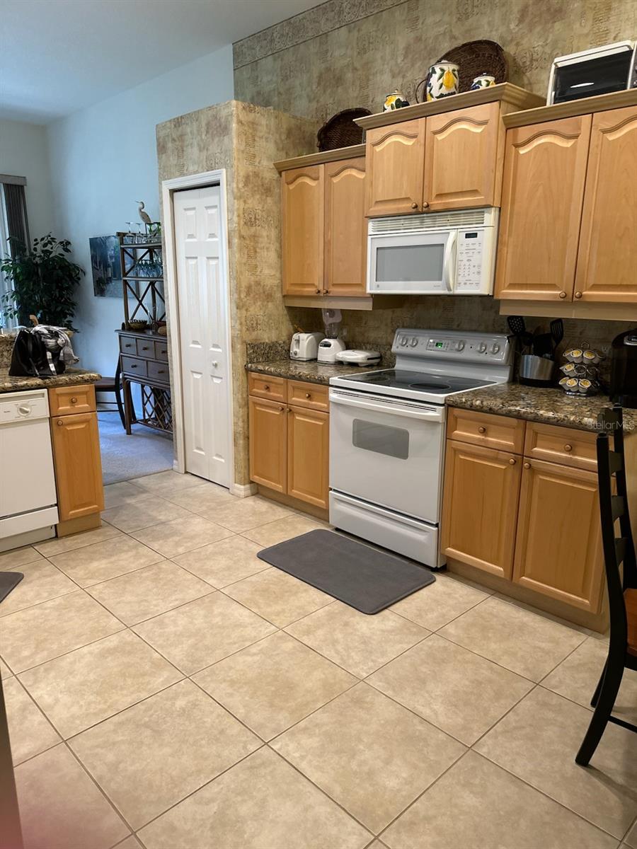 PALMER SQUARE WEST - Residential Lease