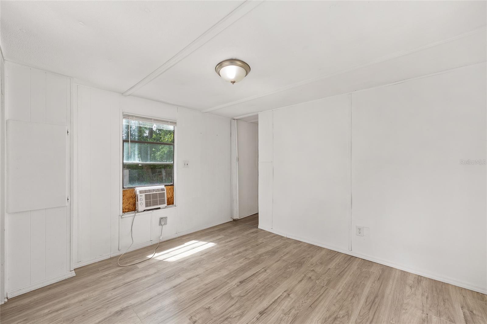 SOUTHGATE MOBILE MANOR - Residential