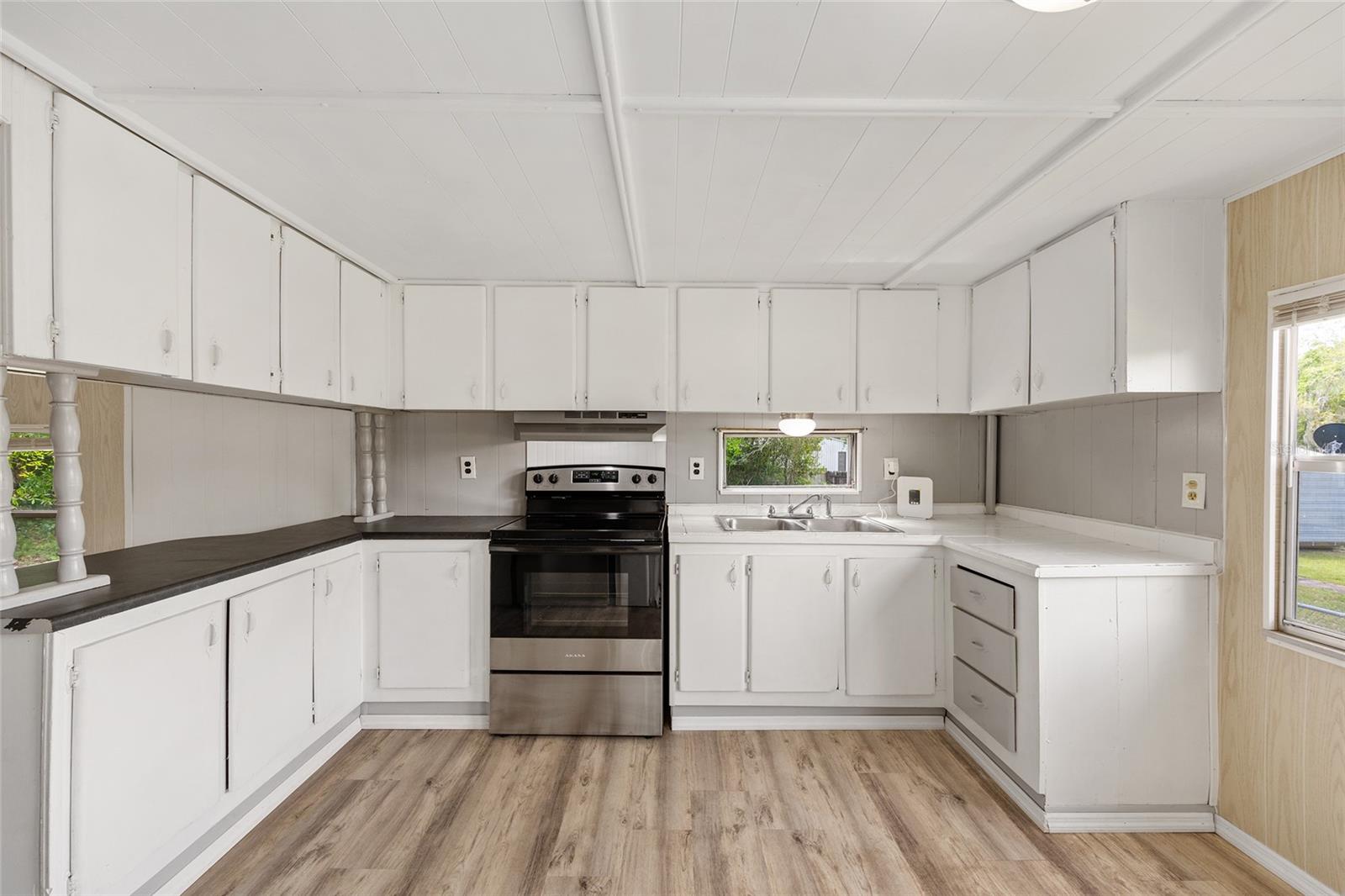 SOUTHGATE MOBILE MANOR - Residential