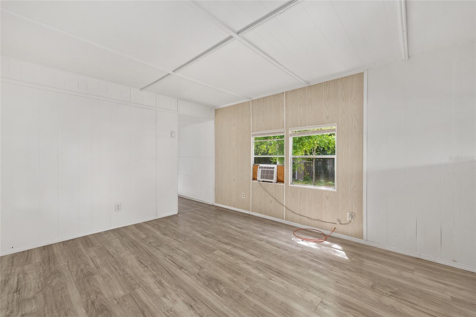 SOUTHGATE MOBILE MANOR - Residential