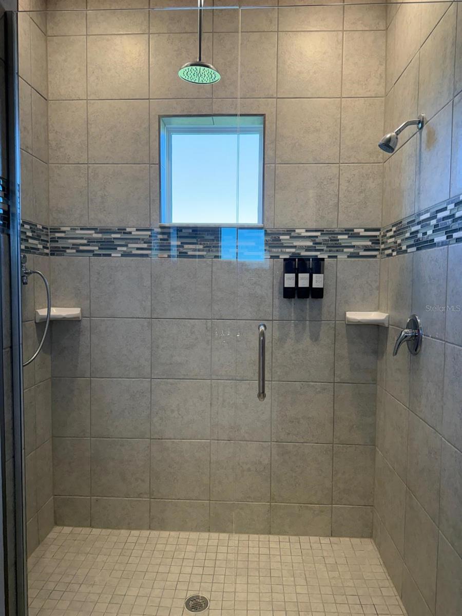 VILLAGES OF GLEN CREEK PH 1B - Residential