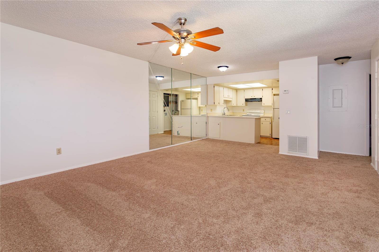 12 WINDTREE LANE 202