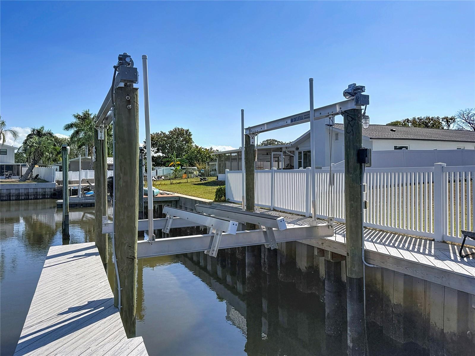 TAMPA SHORES INC 1 UNIT 3 - Residential Lease