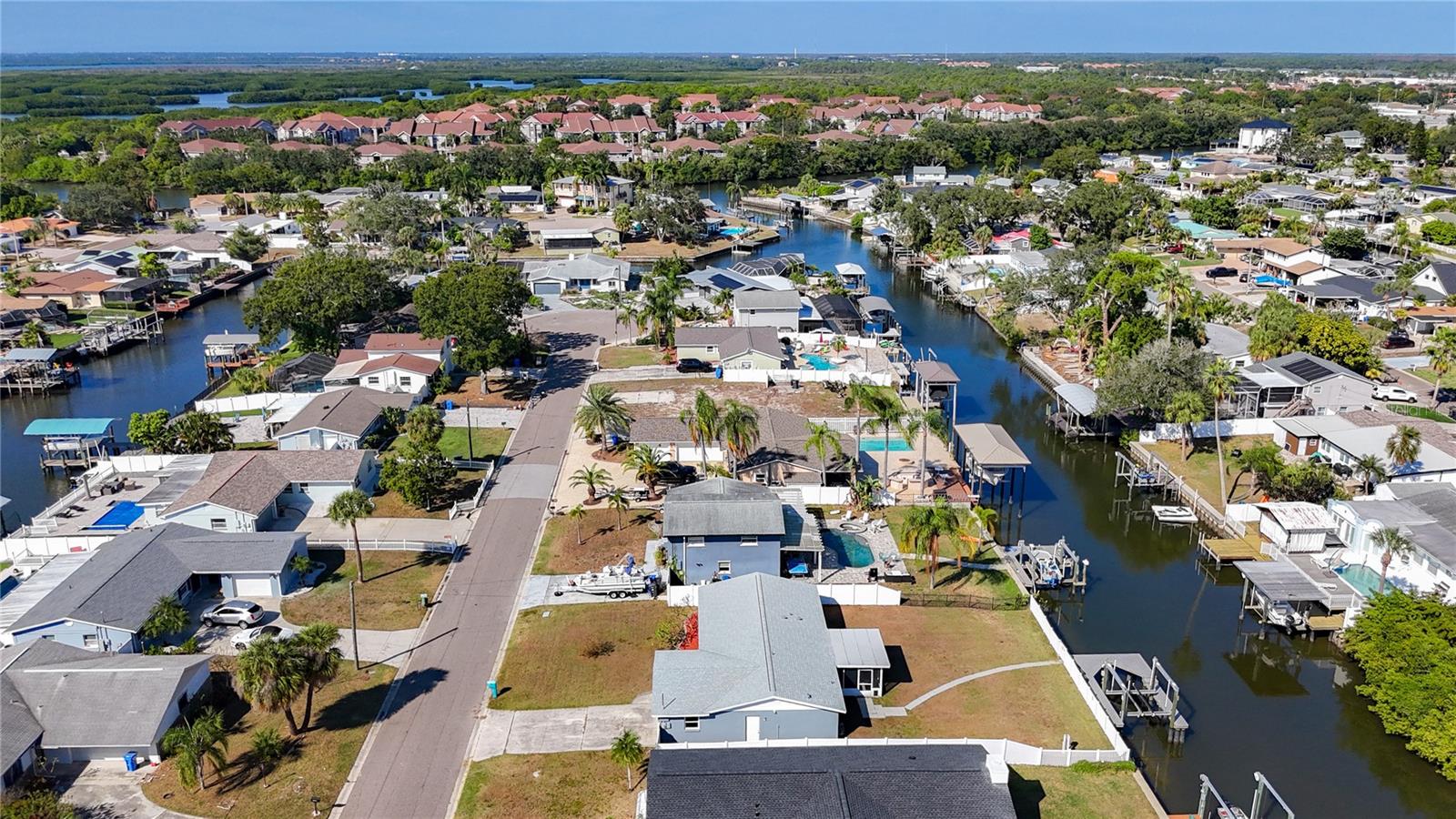 TAMPA SHORES INC 1 UNIT 3 - Residential Lease