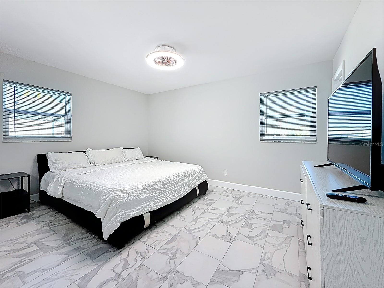 TAMPA SHORES INC 1 UNIT 3 - Residential Lease