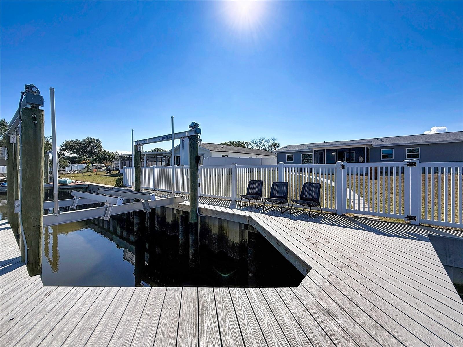 TAMPA SHORES INC 1 UNIT 3 - Residential Lease