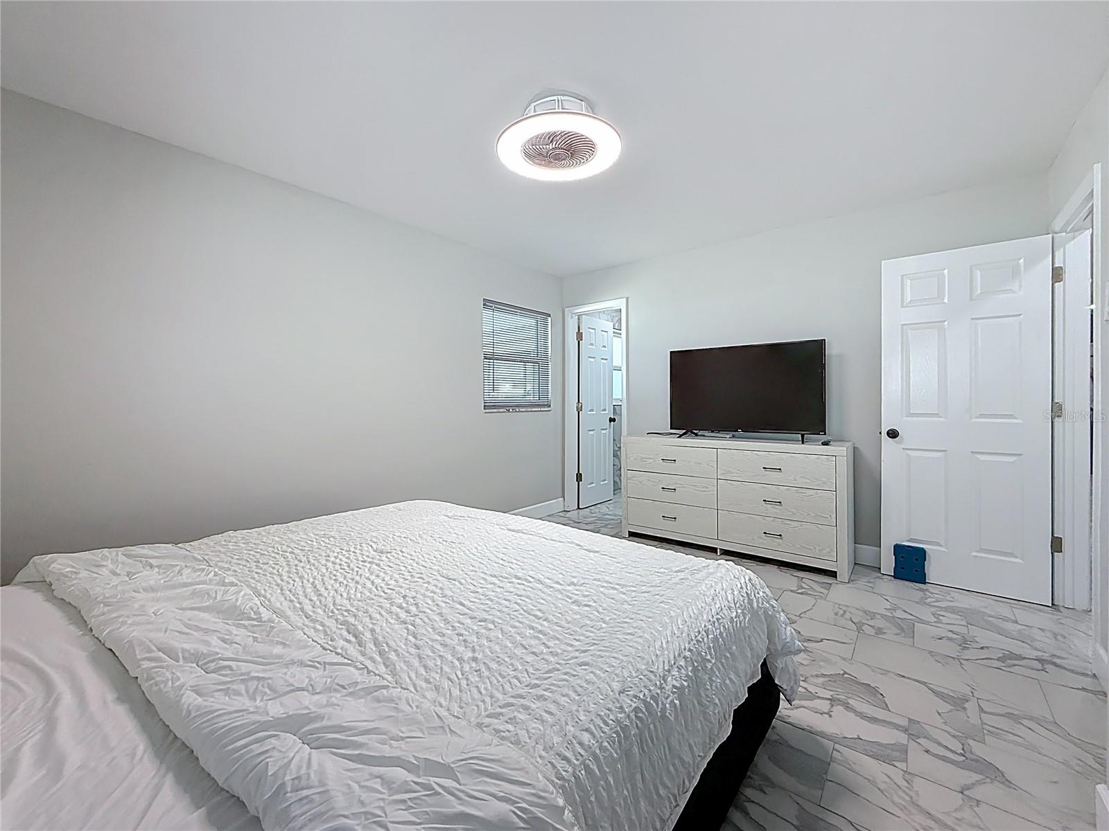 TAMPA SHORES INC 1 UNIT 3 - Residential Lease