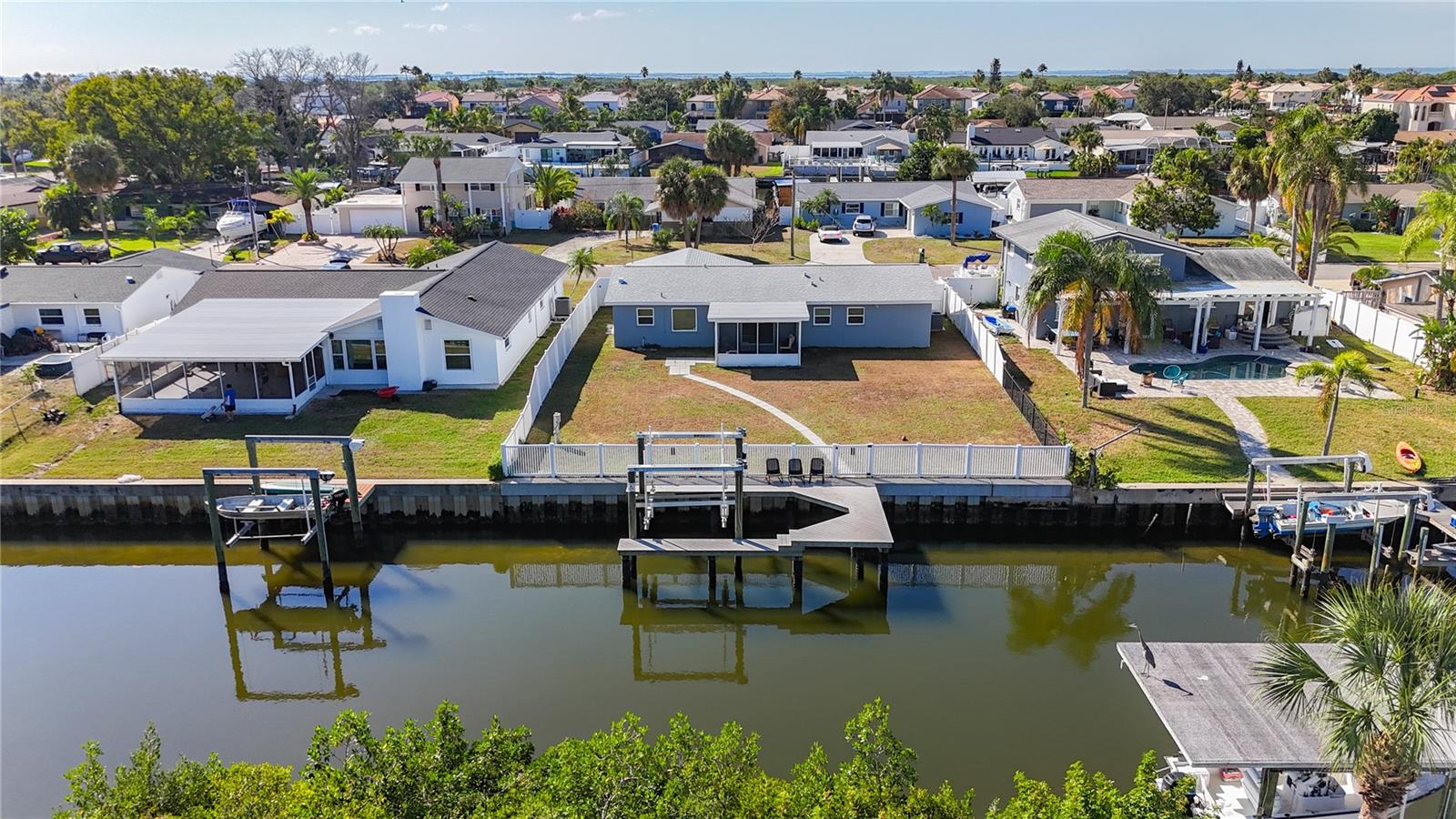 TAMPA SHORES INC 1 UNIT 3 - Residential Lease