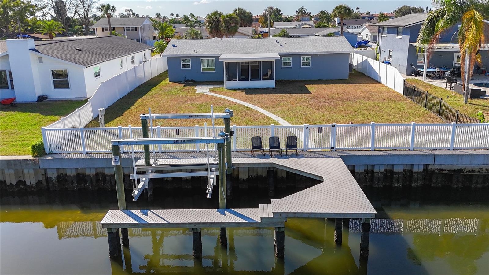 TAMPA SHORES INC 1 UNIT 3 - Residential Lease