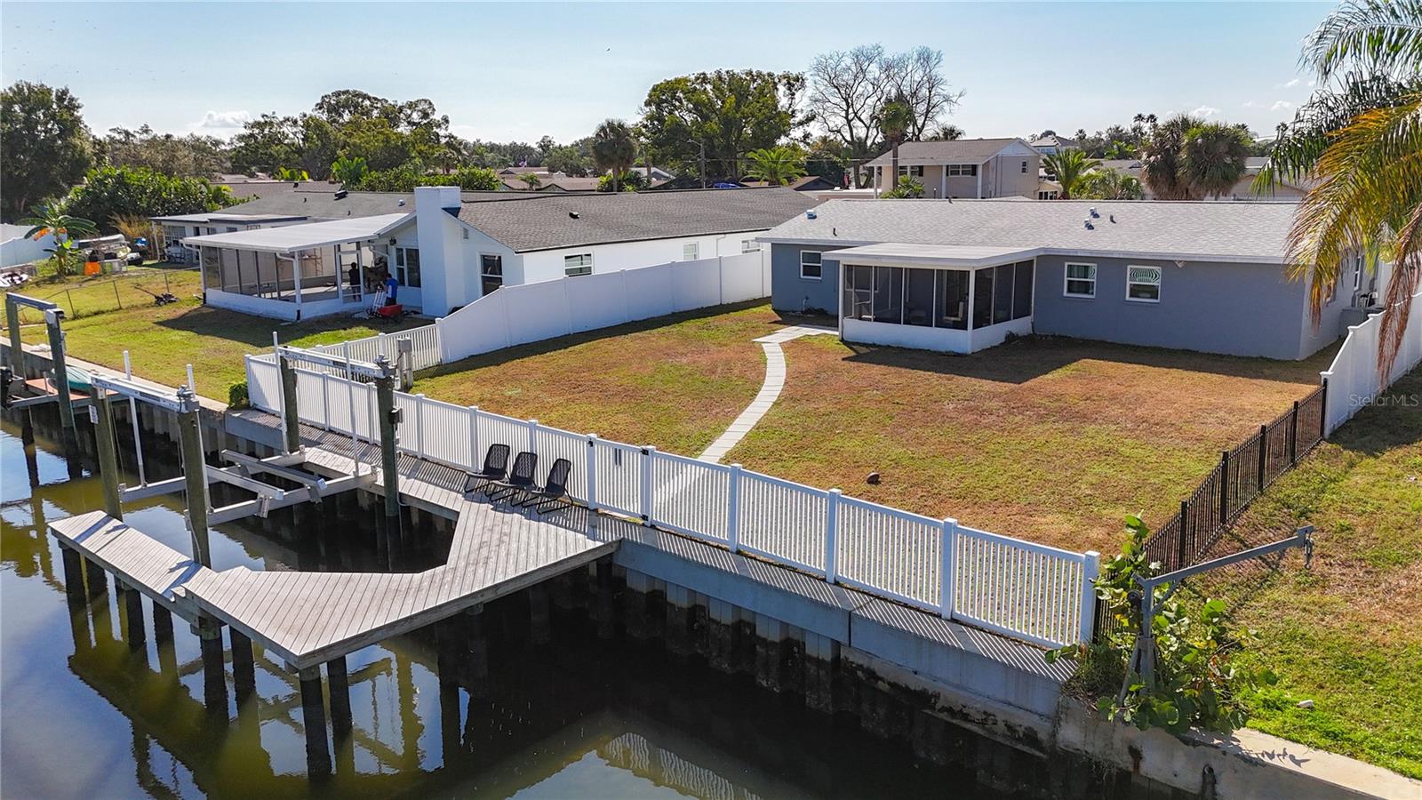 TAMPA SHORES INC 1 UNIT 3 - Residential Lease