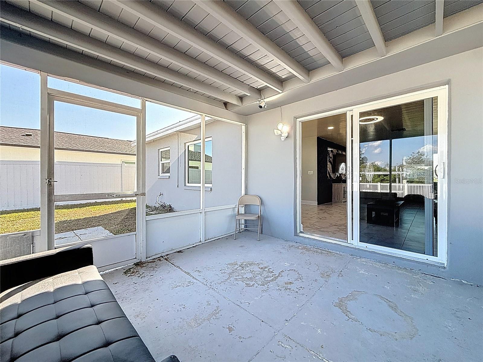 TAMPA SHORES INC 1 UNIT 3 - Residential Lease